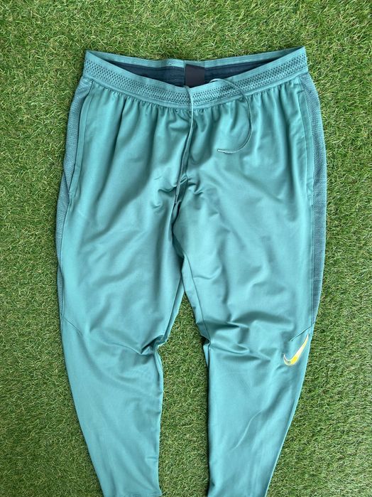 Мъжко долнище : Nike DRI-FIT Sweatpants L