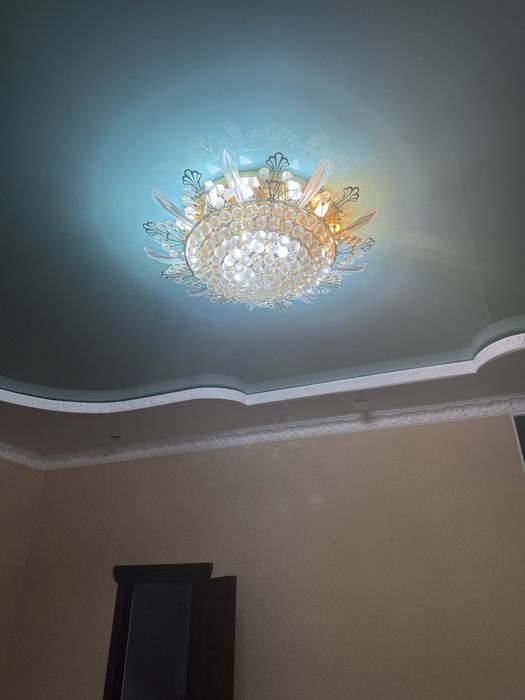 Продам люстры хоршом состояние