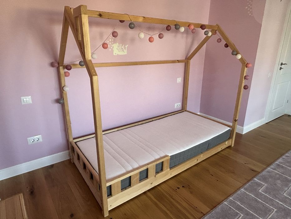 Pat copii Montessori tip Casuta cu Cos de Fum si Somiera