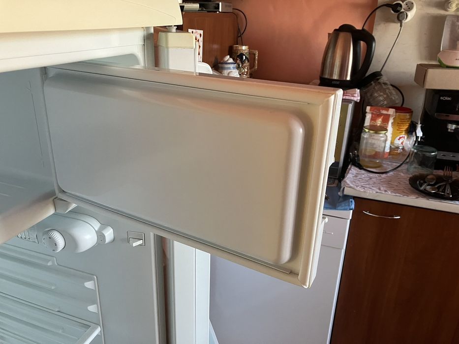 Продавам хладилник