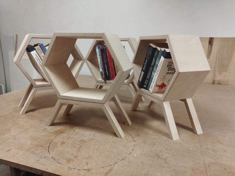 Библиотека,етежерка,маса ,нощно шкафче