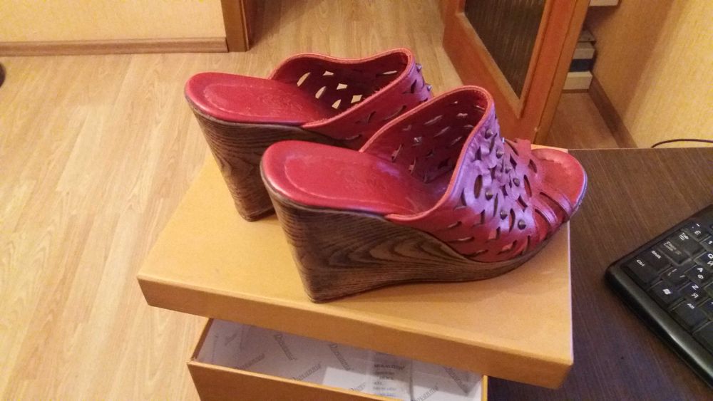 летние босоножки на платформе