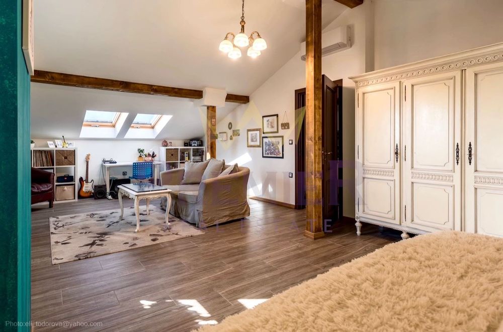 Продава се Къща в с. Приселци, Област Варна - 330 кв.м за 1455 €/кв.м - Снимка #2