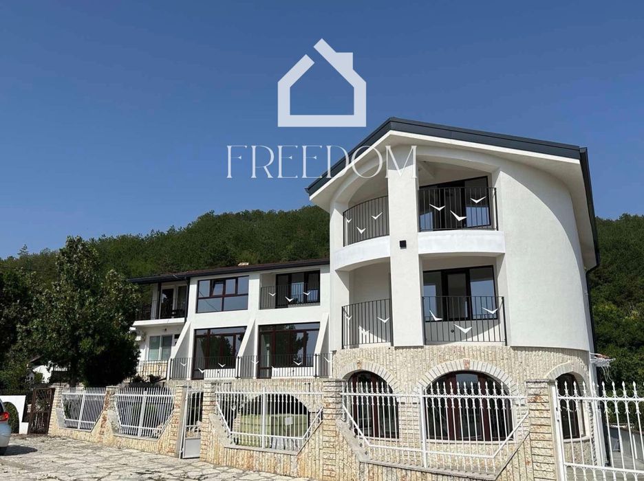 Продава се Хотел в Балчик - 650 кв.м за 392 €/кв.м - Снимка #7