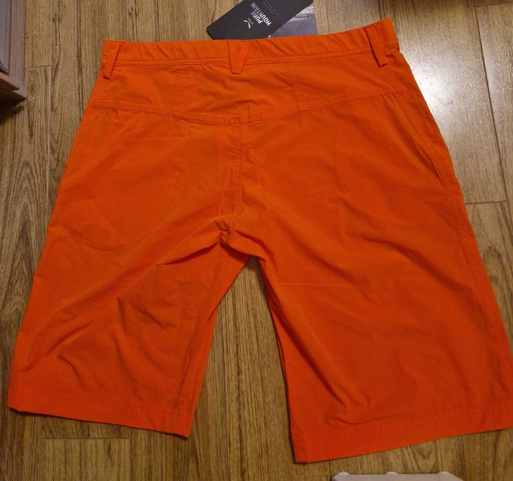 Pantaloni scurti SALEWA, masura 50, tura, munte drumetie,mammut,ortovox