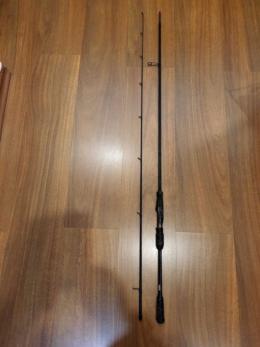 Продавам спининг въдица Savage gear