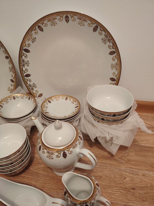 Продам посуду 102 предмет