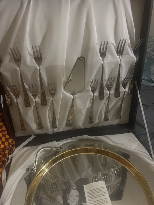 Set Tacamuri linguri furculiti placate cu aur 24 k