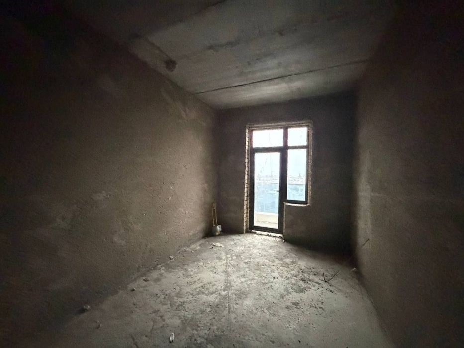 Срочно продаётся 3х-комнатная квартира коробка