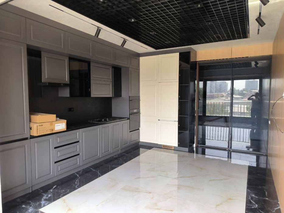 Kvartira sotiladi Yakkasaroy rayòn 4/3/10  162m²