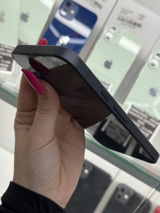 HUMOR GSM oferă spre vânzare / Google Pixel 9a / 128 GB / Negru / Garanție 6 luni