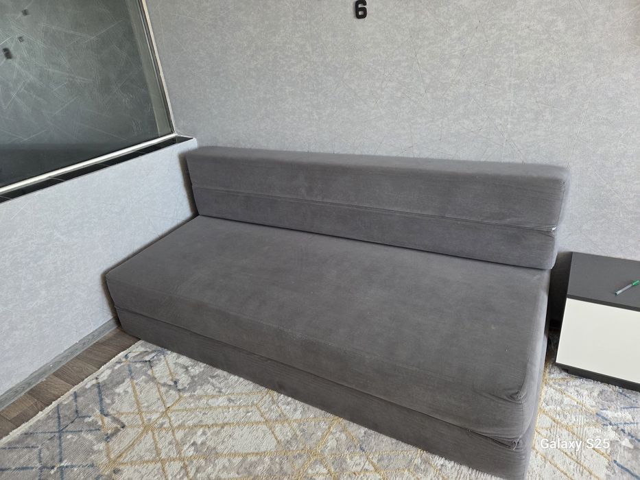 Продам бескаркасный диван