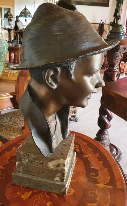Statuetă Bronz *** vintage / antic / vechi / retro ***