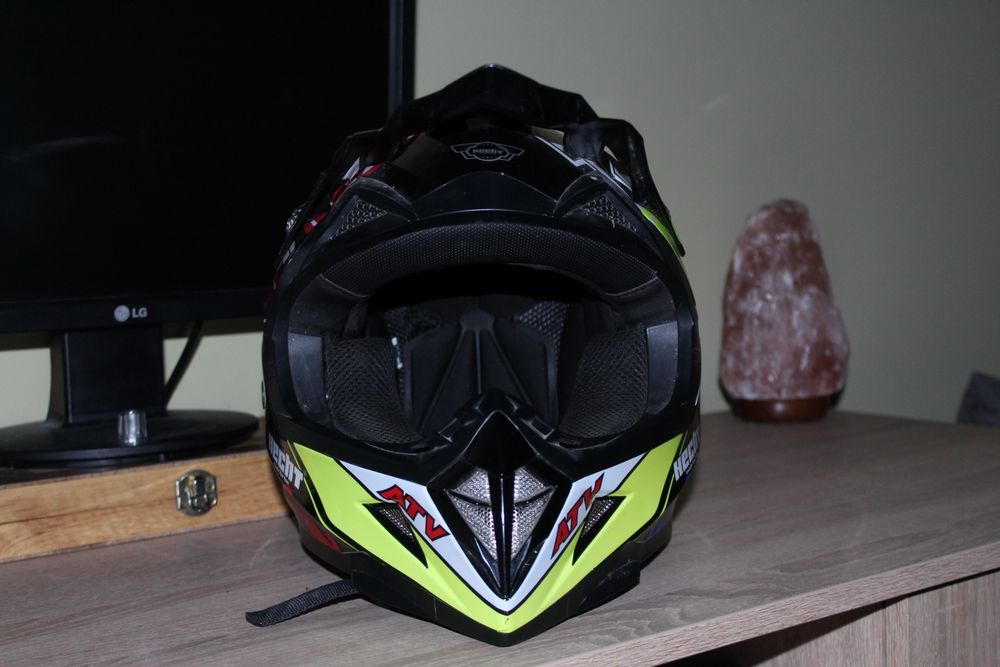 Casca de moto Hecht