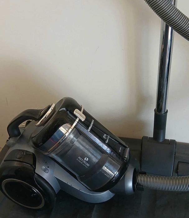 Прахосмукачка GRUNDIG