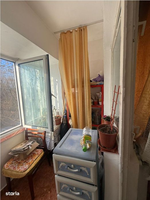 Apartament două camere - zona Longinescu - etaj 2/3