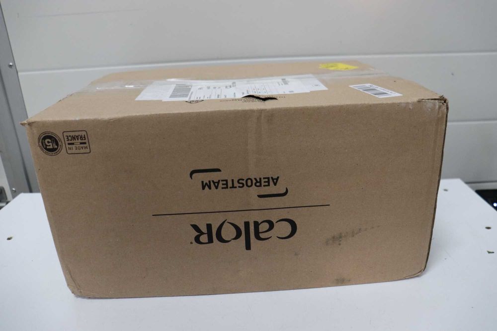 Вертикална ютия CALOR AeroSteam DT9810, произведена във Франция, 1400W