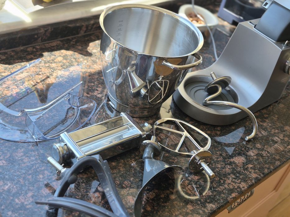 Robot Bucătărie Kenwood Chef XL Titanium 1700W (Funcțional, defecte estetice)