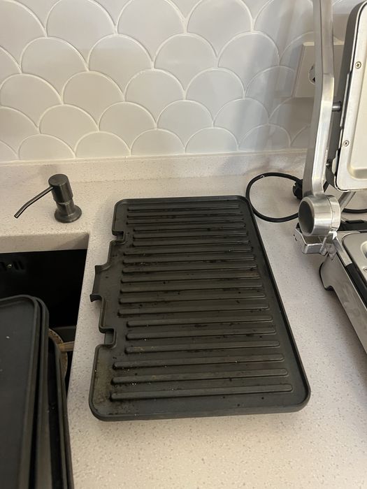 Продам гриль DeLonghi