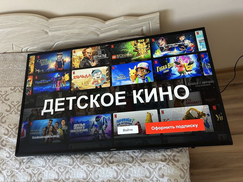 Телевизор Samsung smartTv 4K (110cm) wifi