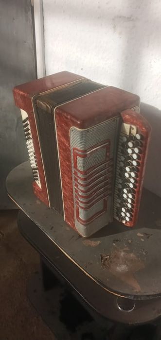 Баян советский кнопочный
