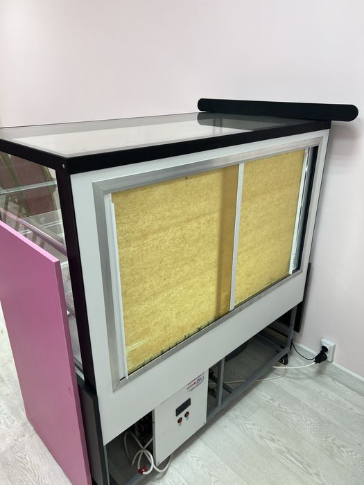 Кондитерский холодильник