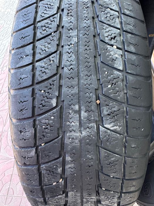 Комплект зимних шин