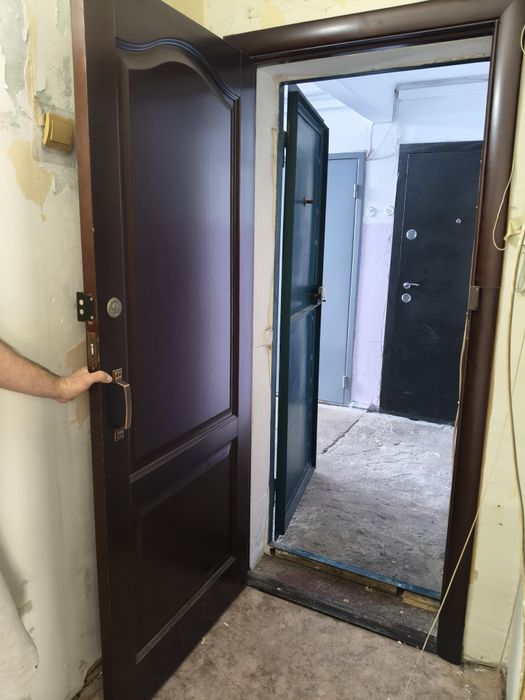 Дверь дерево, срочно