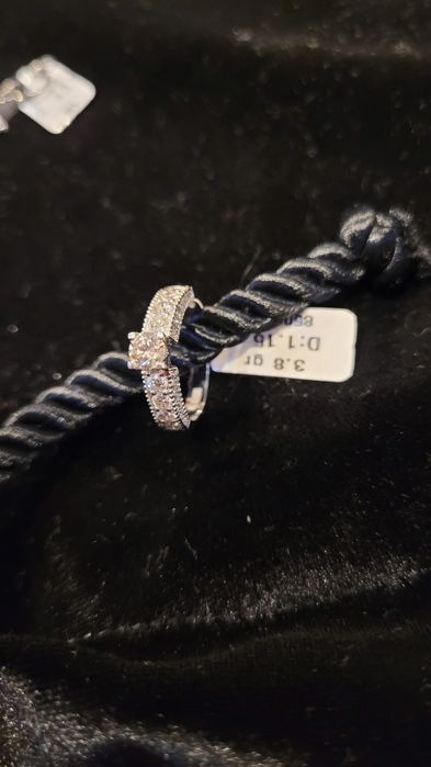 Кольцо из белого золота с бриллиантами