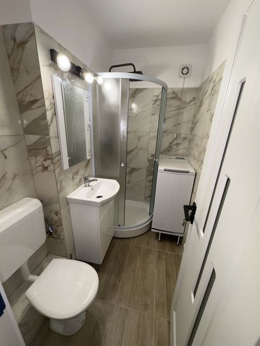 Proprietar inchiriez apartament 2 camere decomandat