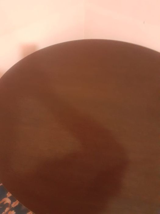 Круглый стол со сменными ножками