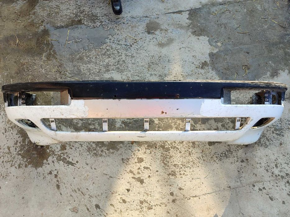 Бампер передний Ауди 80-90