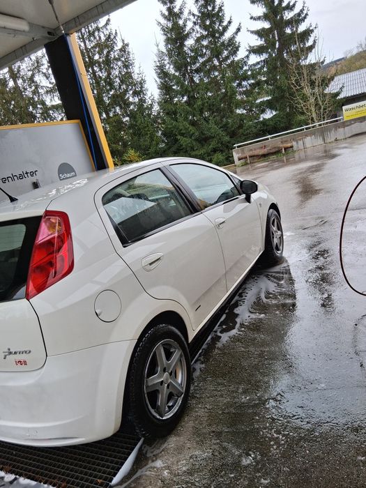 Vând sau schimb fiat grand punto