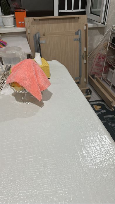 Кухонный стол продам срочно