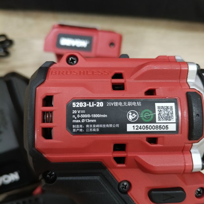 Мощный шуруповерт Devon