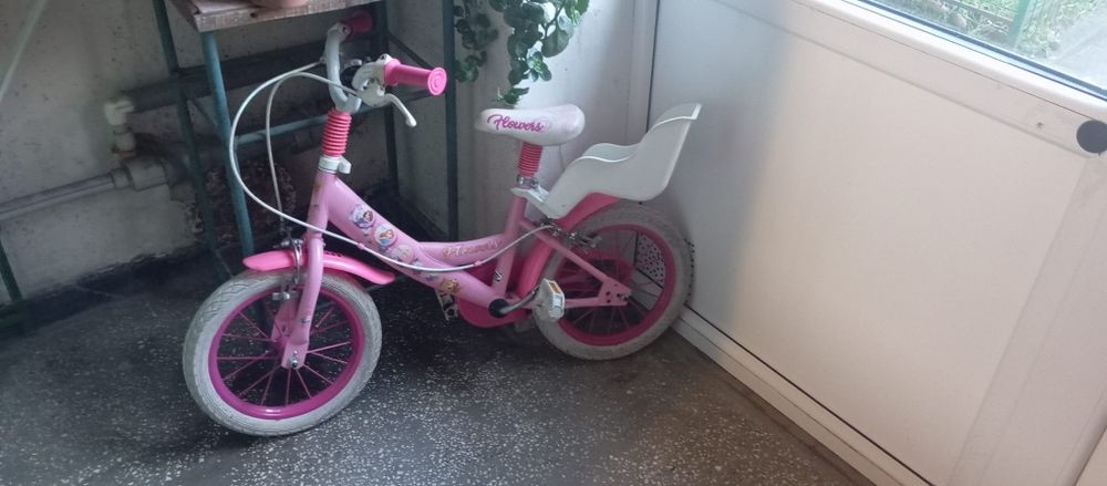 Bicicleta pentru fetite 3-6 ani