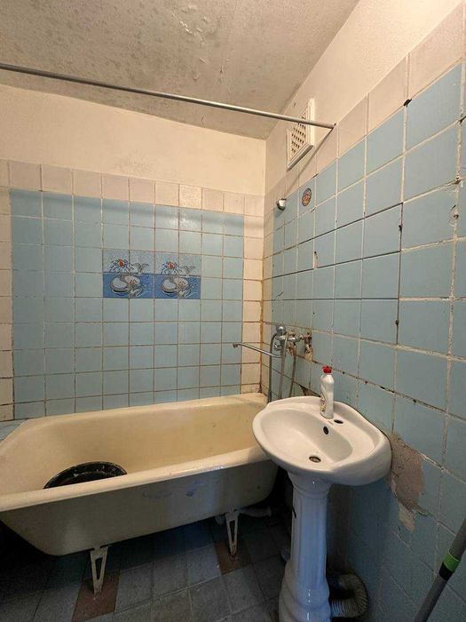 Продам 2-х комнатную квартиру в районе военный городок