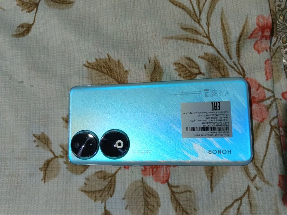 Телефон HONOR 90