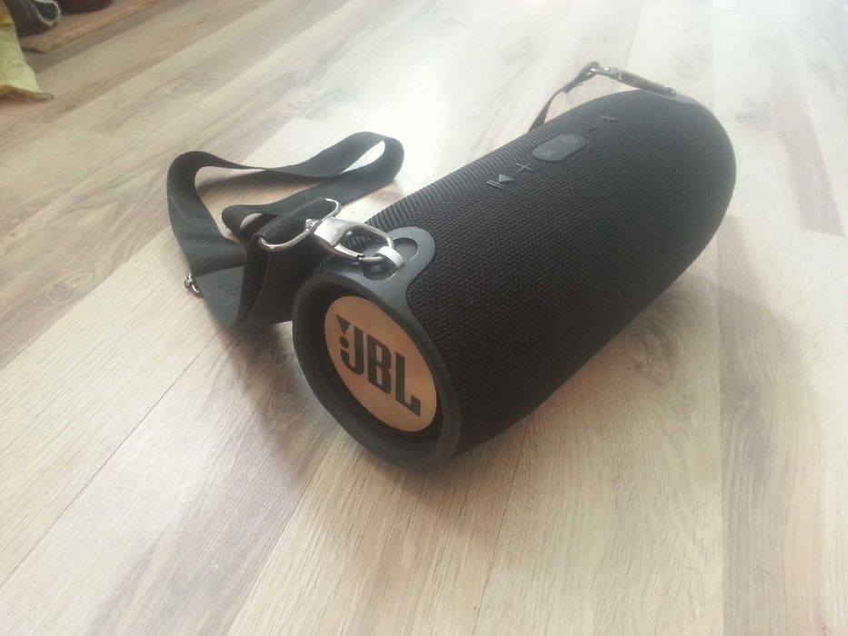 магнитафон Panasonic и колонка блютуз JBL все отлично работает.