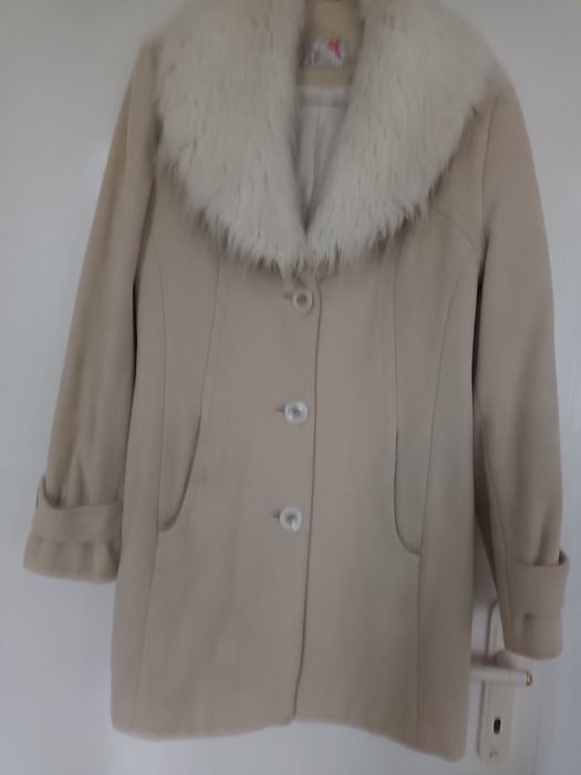 Костюм,луксозен,българска марка,с ламе, тип палто с прав панталон