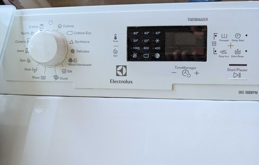 Пералня Electrolux с вертикално зареждане - ewt31064tw, ползвана