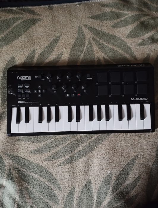 M audio Axiom mini air 32