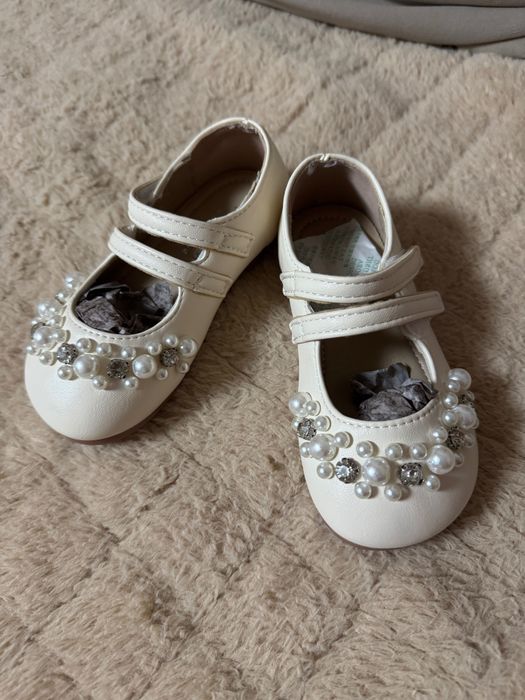 Продам детские сандали