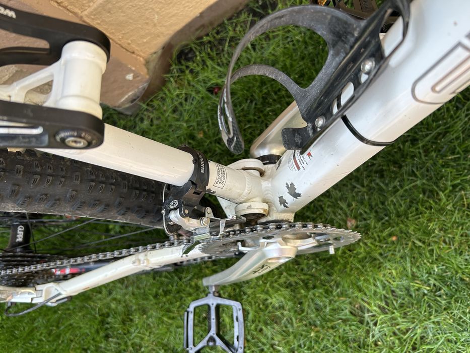 Bicicleta mountain bike full suspension