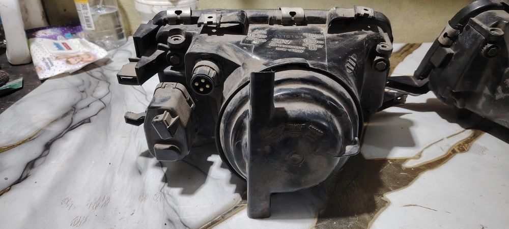 Фары DEPOна Ауди 80 В4