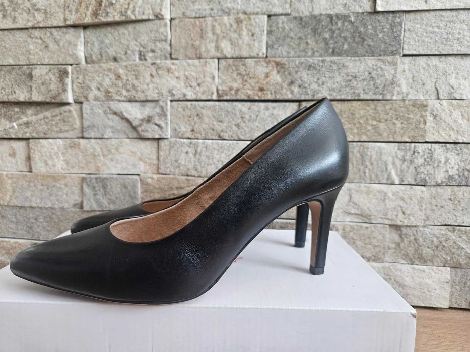 Елегантни дамски обувки