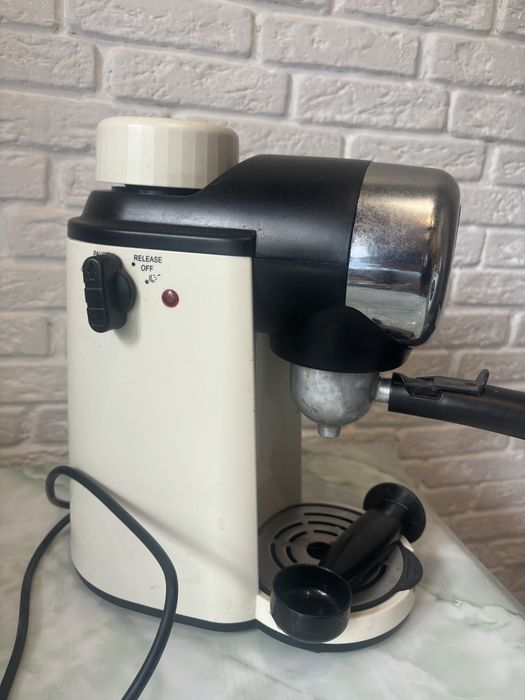 Продам кофеварку