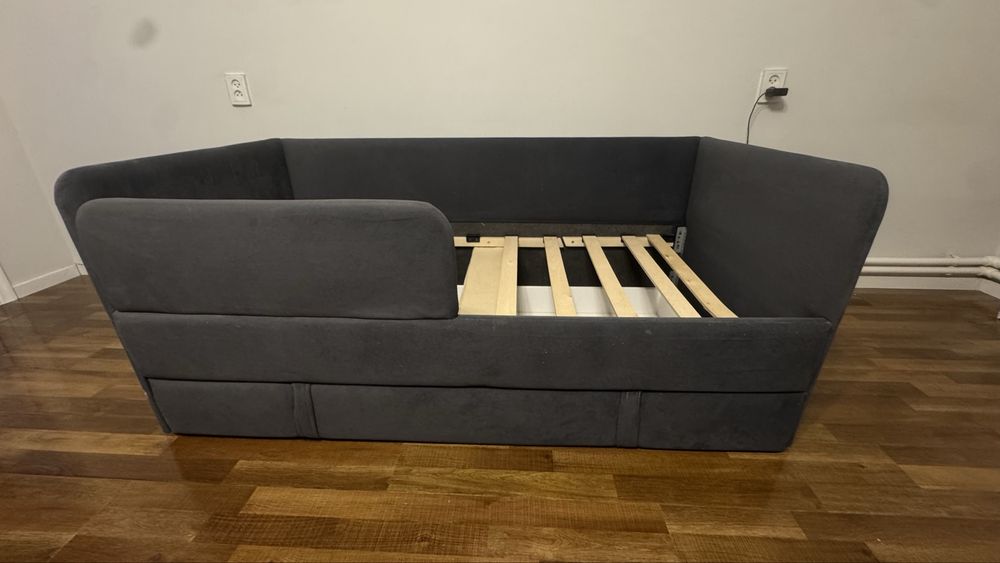 Продам детскую кровать (160/80/70)