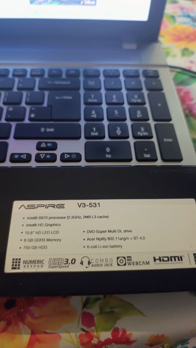 Vând laptop accer v3 531