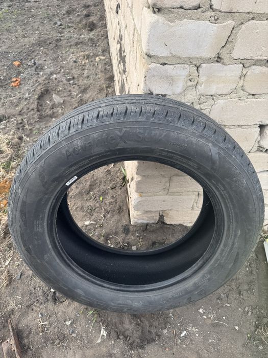 Продам 2 шины Triangle 215/60/r17